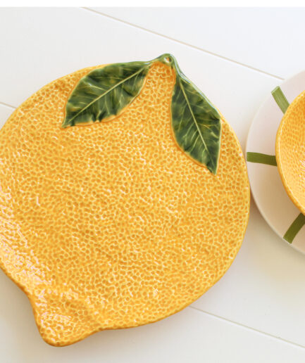 Plato llano con forma de naranja