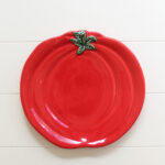 Plato llano con forma de tomate