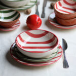 Plato hondo - Colección "Entre Rayas" - Rojo