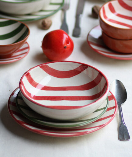 Plato hondo - Colección "Entre Rayas" - Rojo
