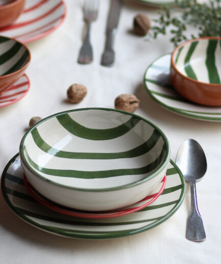 Plato hondo - Colección "Entre Rayas" - Verde